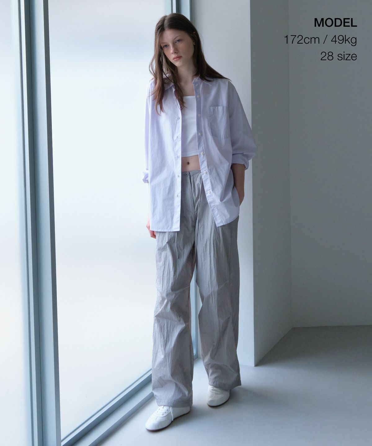 무신사 스탠다드 우먼(MUSINSA STANDARD WOMAN) 우먼즈 브라이트 나일론 파라슈트 팬츠 [실버]