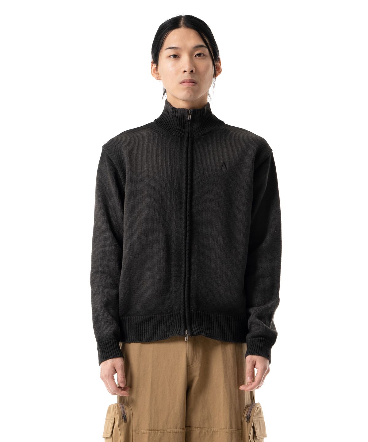아캄(AAKAM) Gradient Zip-Up Sweater (Black)