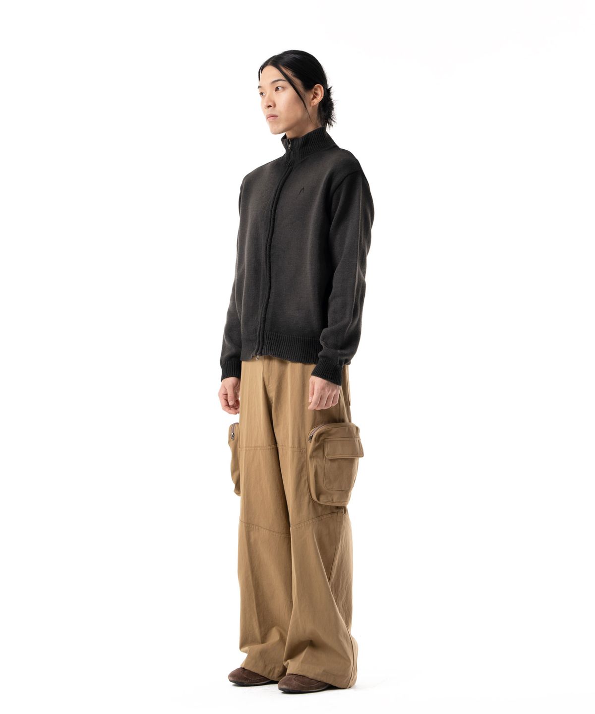 아캄(AAKAM) Gradient Zip-Up Sweater (Black)