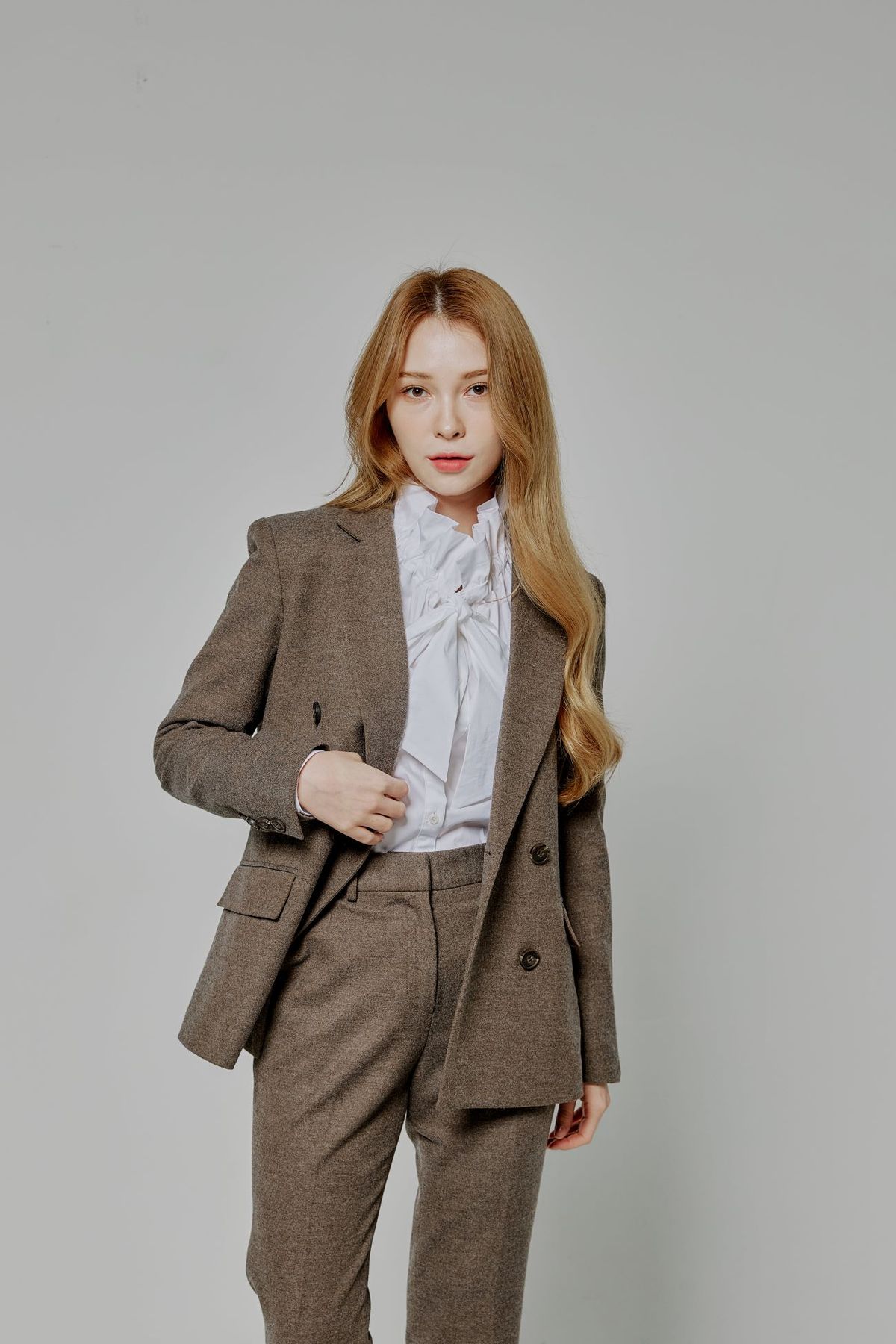 벨르마(BELLEMA) Ruffle Cotton Tie Blouse[Ivory]