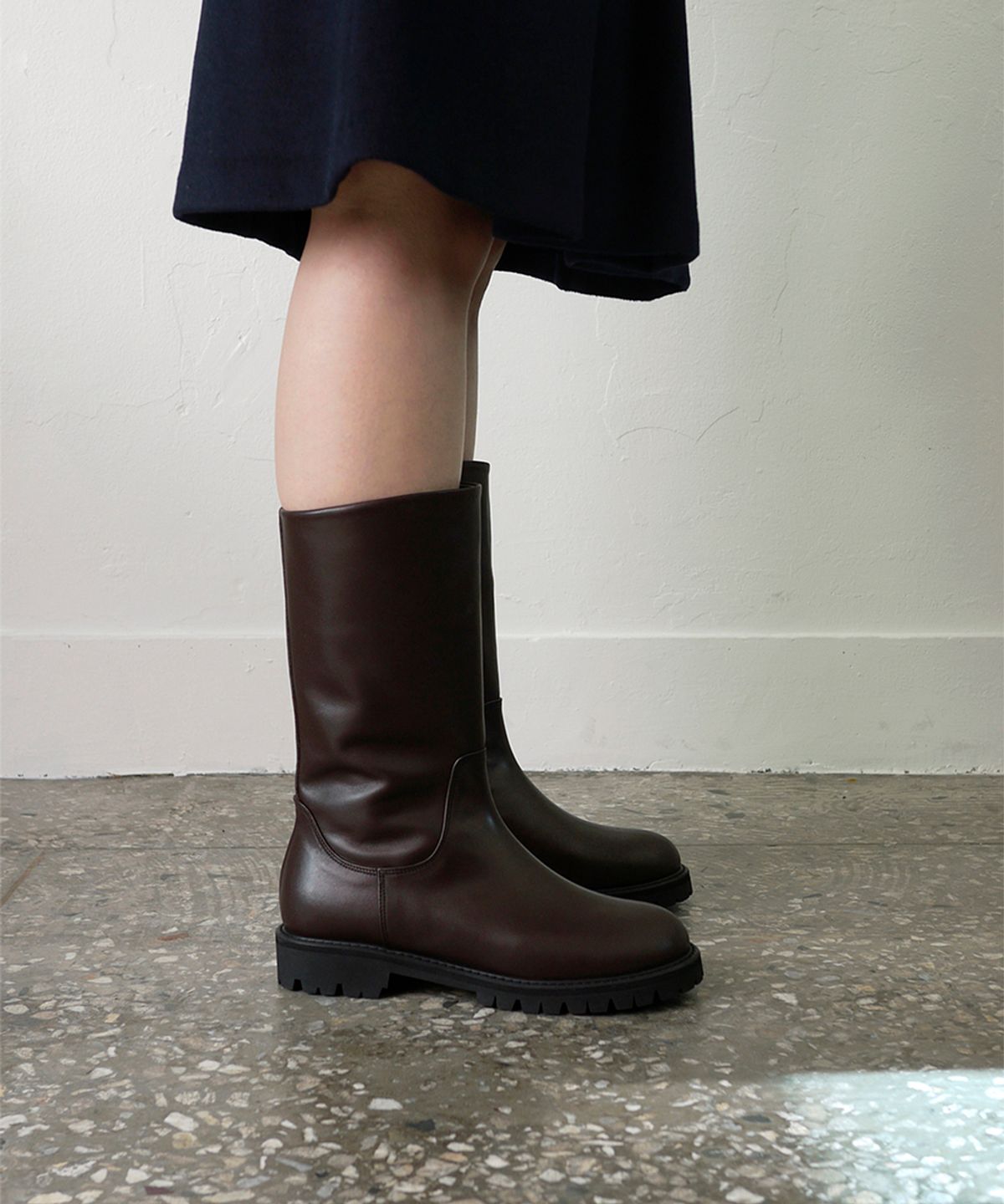 흰(HEENN) Chunky Sole Mid Calf Boots . Brown
