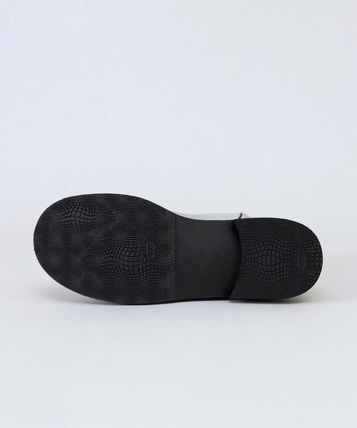 흰(HEENN) Mid Calf Monkey Boots . Cloudy Gray