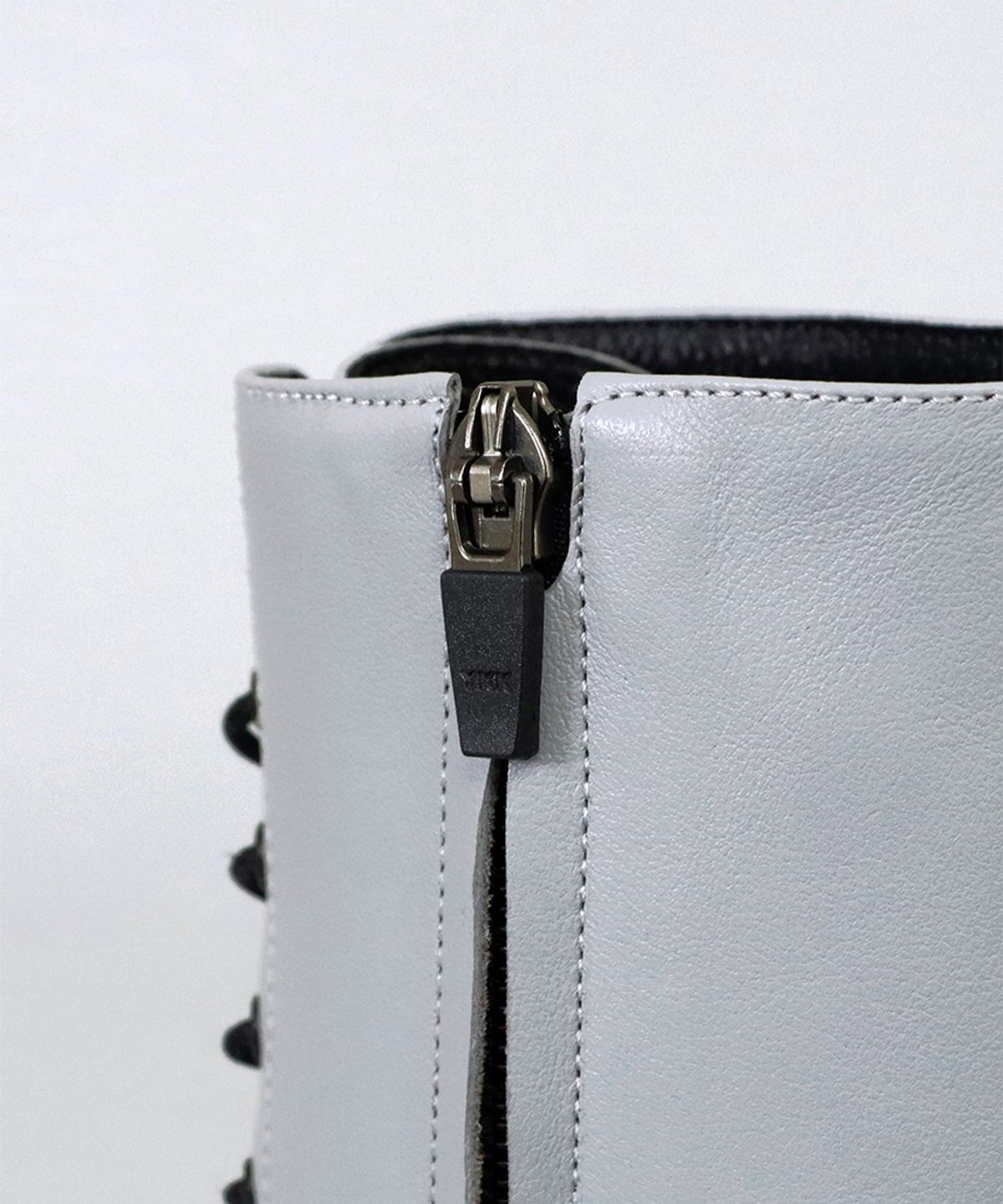 흰(HEENN) Mid Calf Monkey Boots . Cloudy Gray