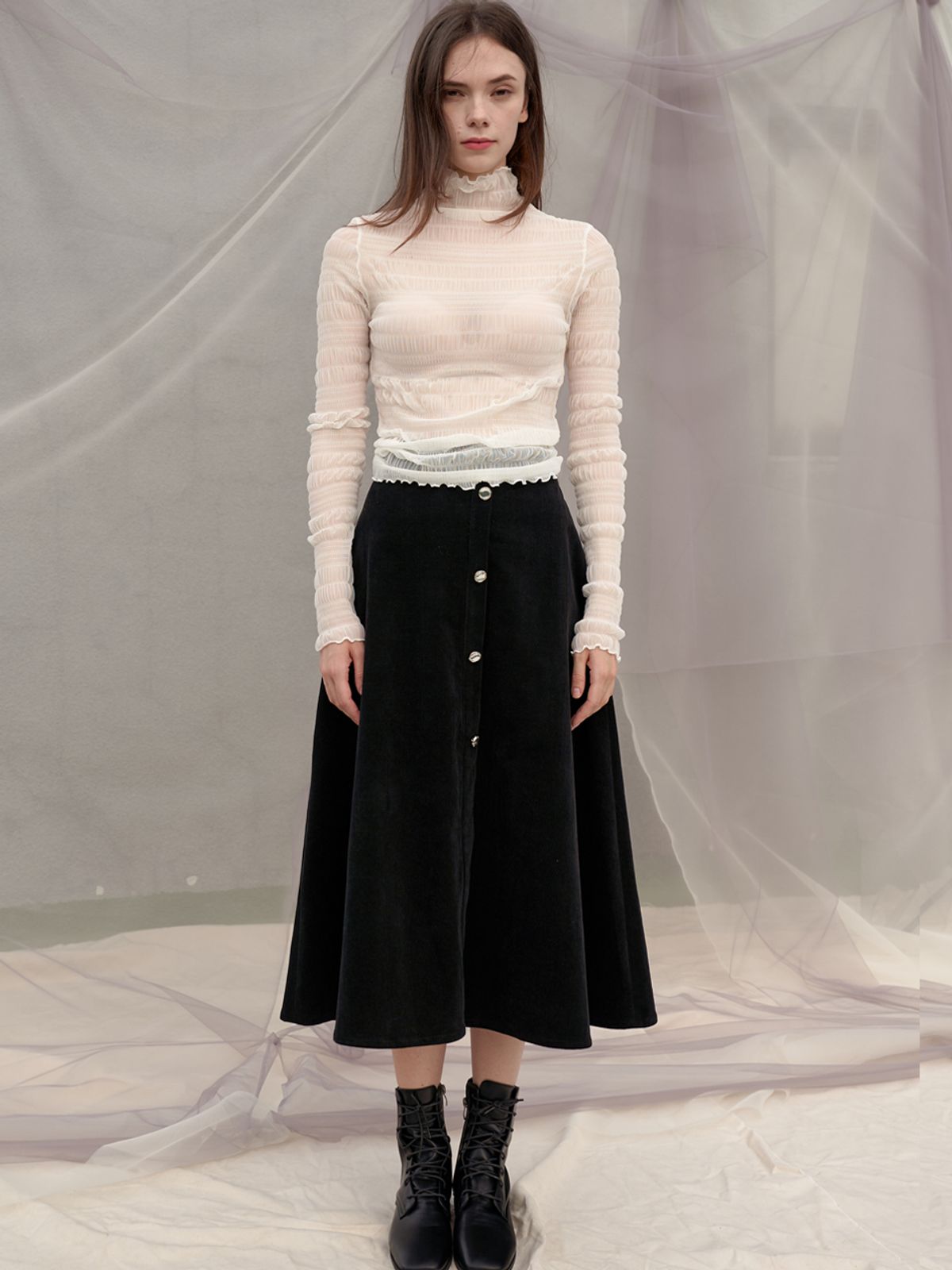 쏘리, 투 머치 러브(SORRY, TOO MUCH LOVE) Lyly Rose Corduroy Flare Skirt_Black