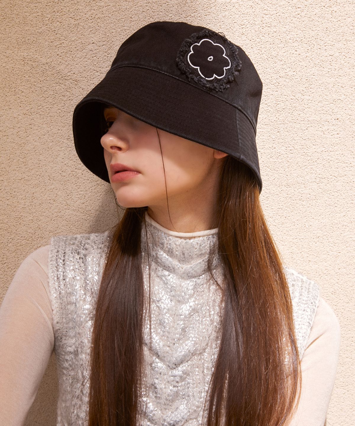 엘케블룸(ELKE BLOEM) FLOWER PATCH COTTON BLACK BUCKET HAT