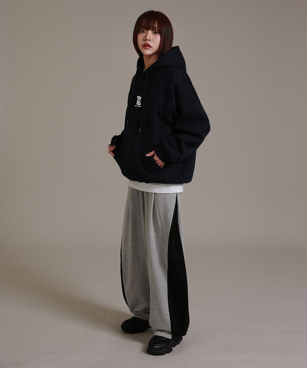 라이크더모스트(LIKE THE MOST) 시그니처 모스트 후디 네이비