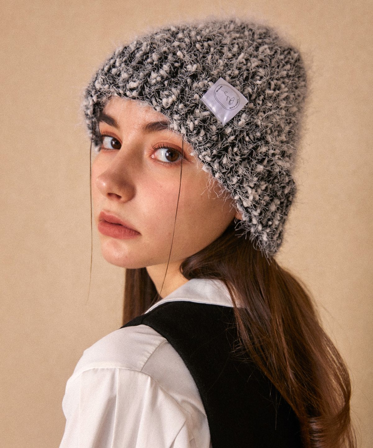 엘케블룸(ELKE BLOEM) LUMPY BLACK BEANIE