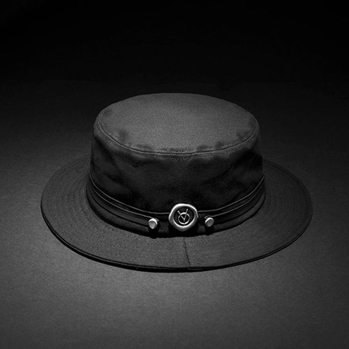 빈스모크(VINSMOKE) Western Bucket hat [BLACK]