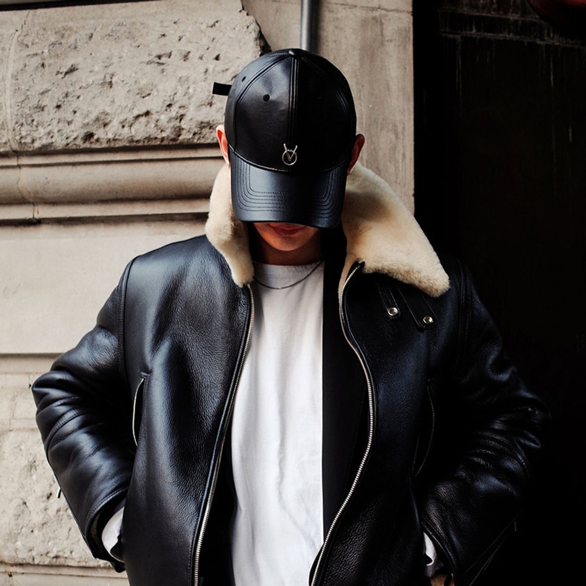 빈스모크(VINSMOKE) Silver Logo Leather [BLACK] 볼캡 [HARD FIT]