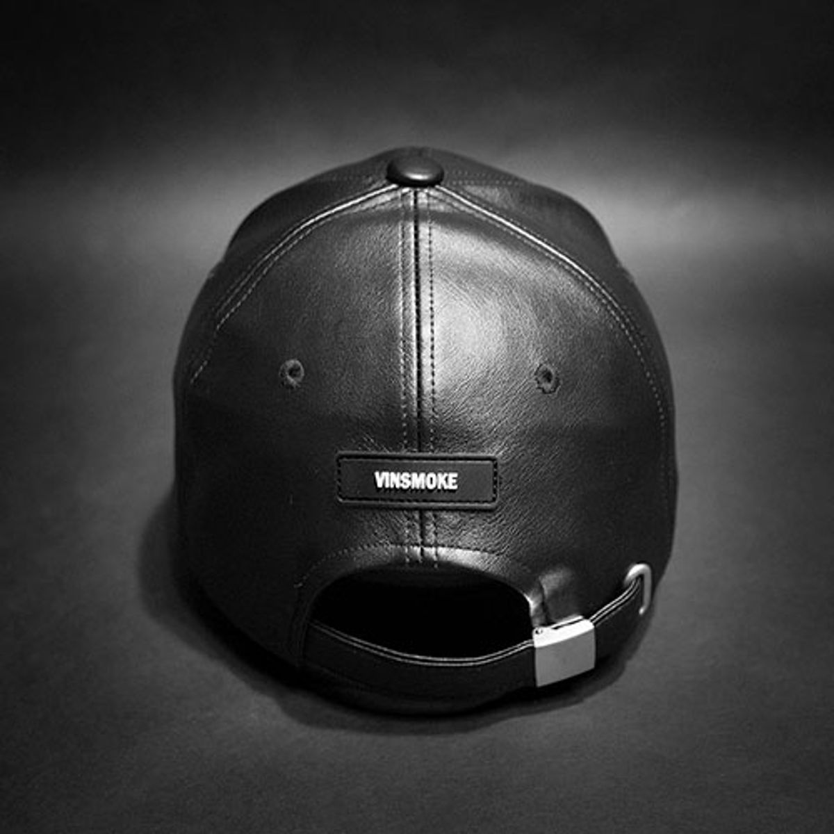 빈스모크(VINSMOKE) Silver Logo Leather [BLACK] 볼캡 [HARD FIT]