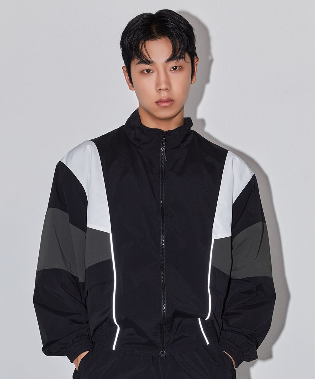 무신사 스탠다드 스포츠(MUSINSA STANDARD SPORTS) 컬러블럭 하이 스트레치 집업 (2color)