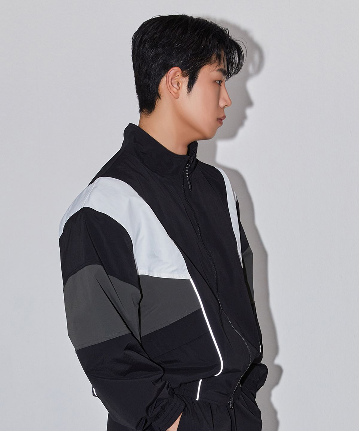 무신사 스탠다드 스포츠(MUSINSA STANDARD SPORTS) 컬러블럭 하이 스트레치 집업 (2color)