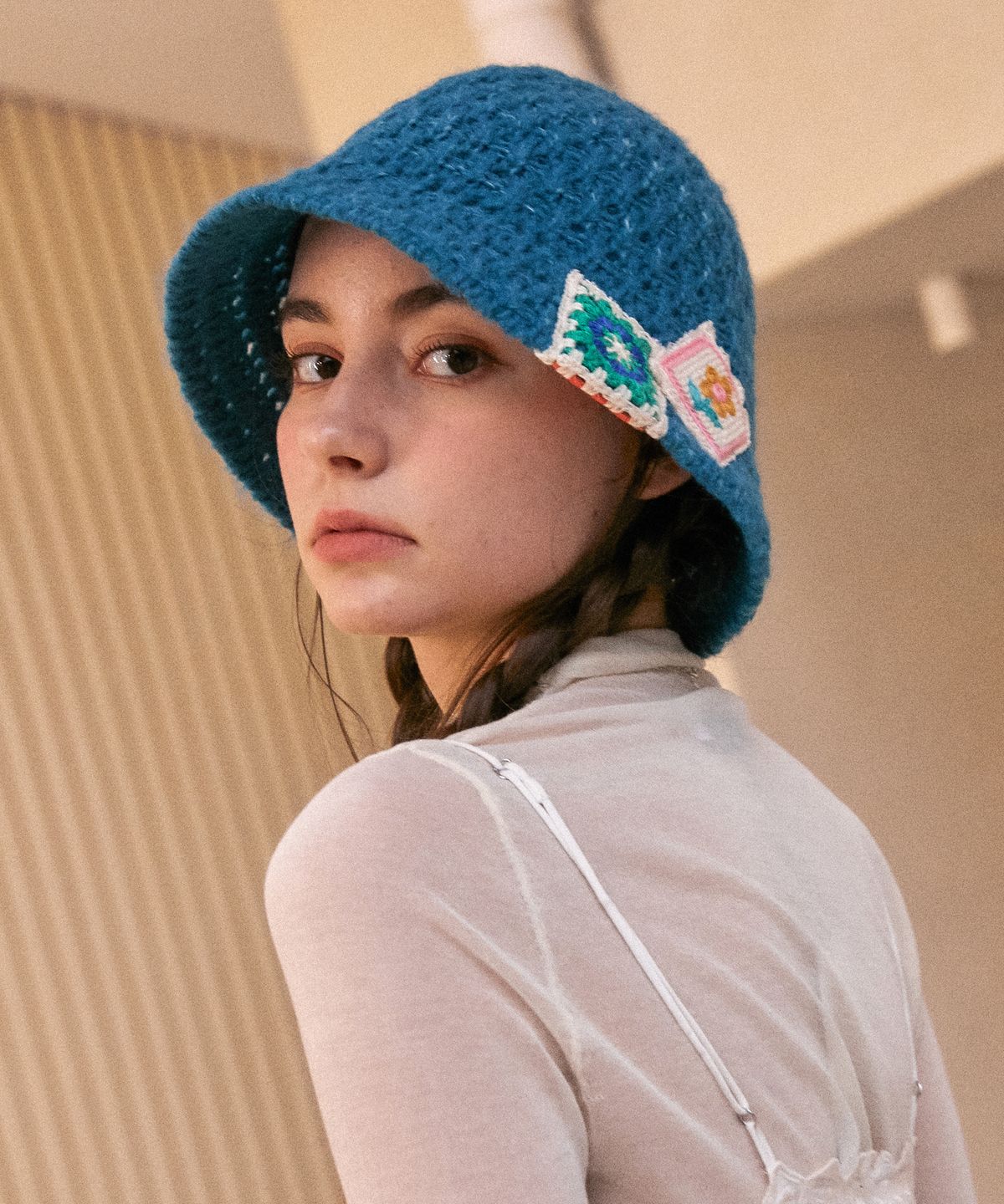 엘케블룸(ELKE BLOEM) F/W FLOWER NET BLUE BUCKET HAT