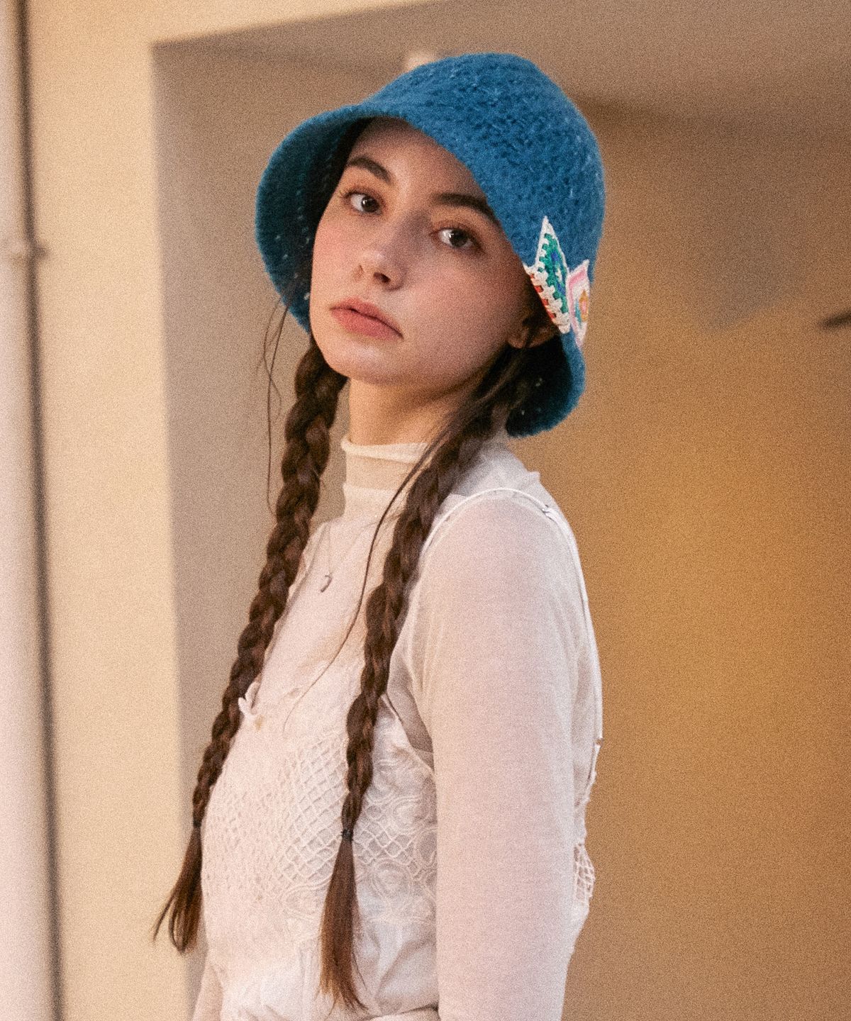엘케블룸(ELKE BLOEM) F/W FLOWER NET BLUE BUCKET HAT
