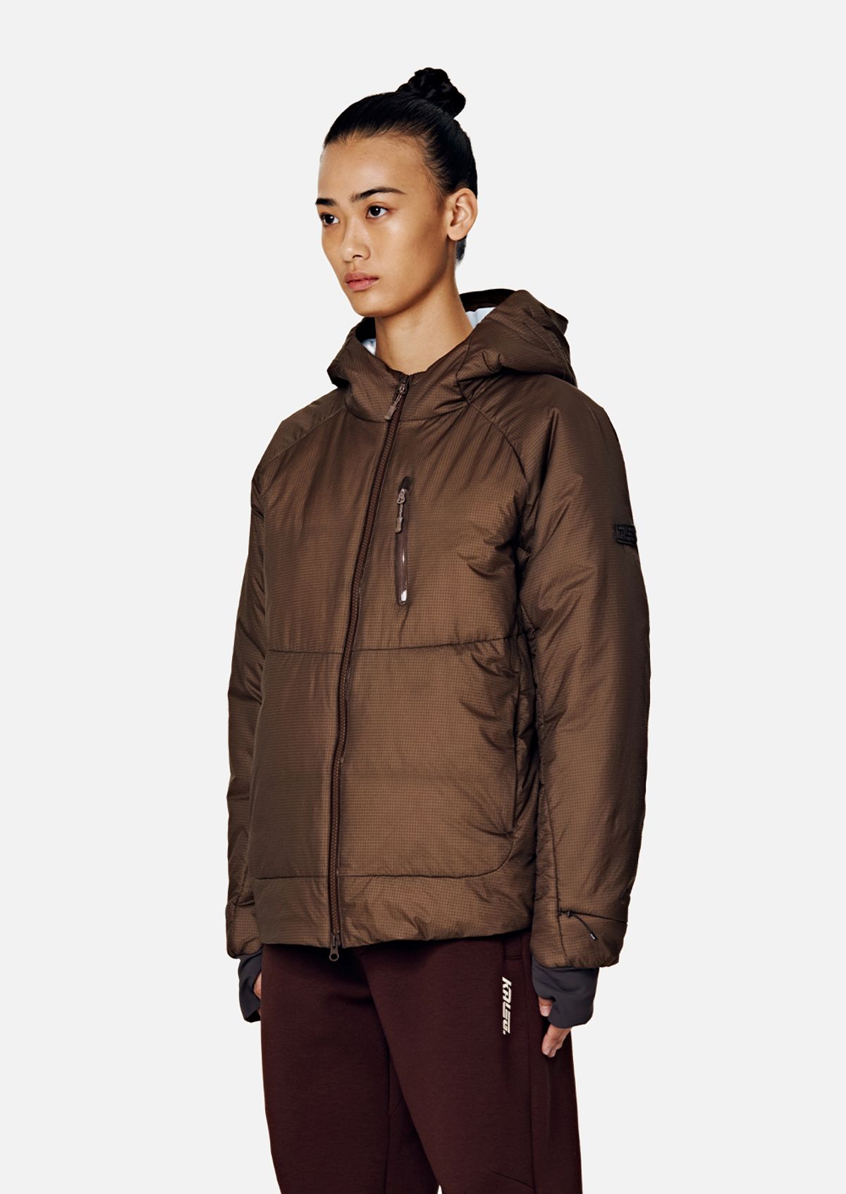 칼렉(KALEG) UNISEX RACING HYBRID DOWN JACKET DARK BEIGE