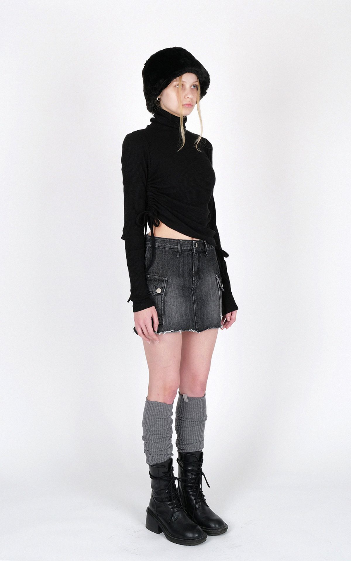 리마지(REMAGIE) Side Shirring Turtleneck (black)