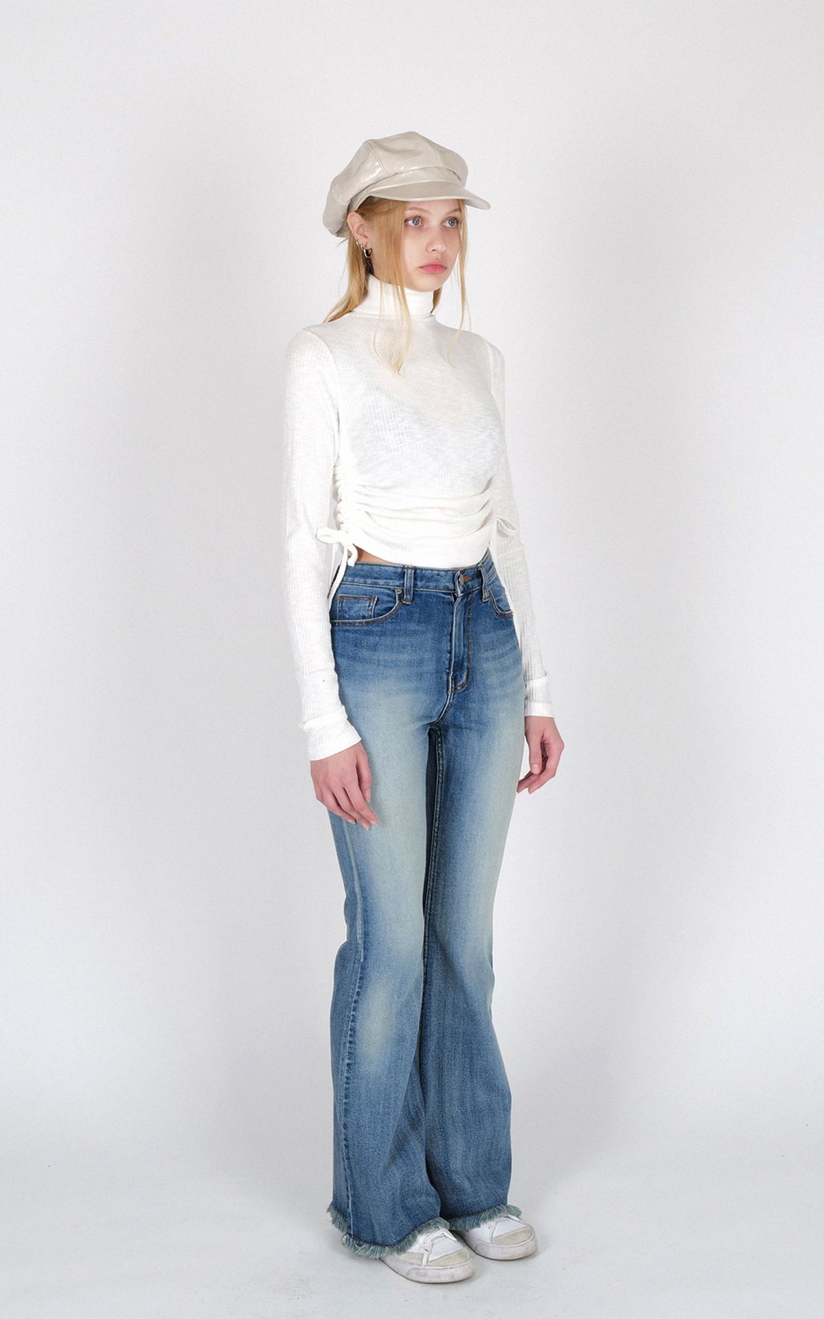 리마지(REMAGIE) Side Shirring Turtleneck (white)