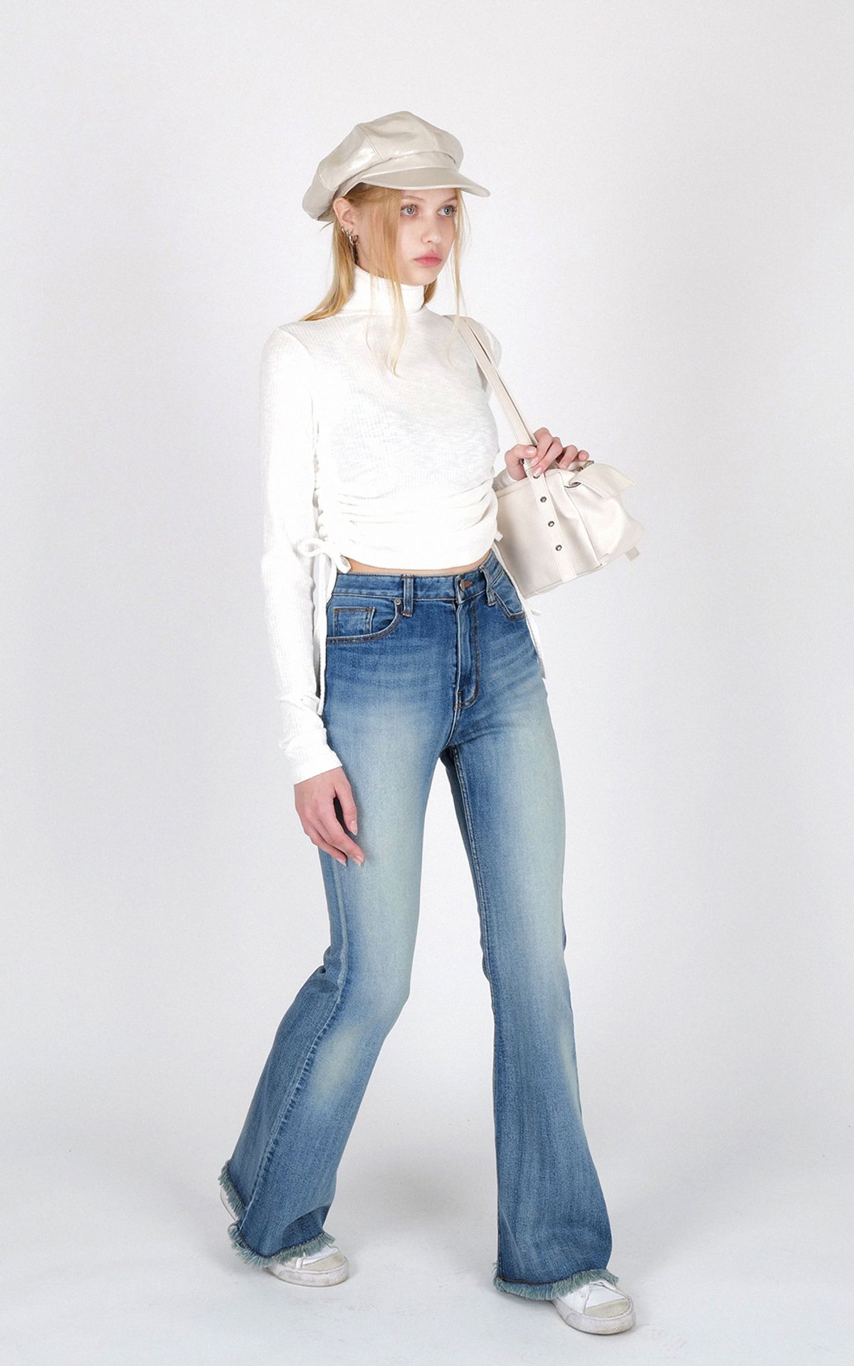 리마지(REMAGIE) Side Shirring Turtleneck (white)