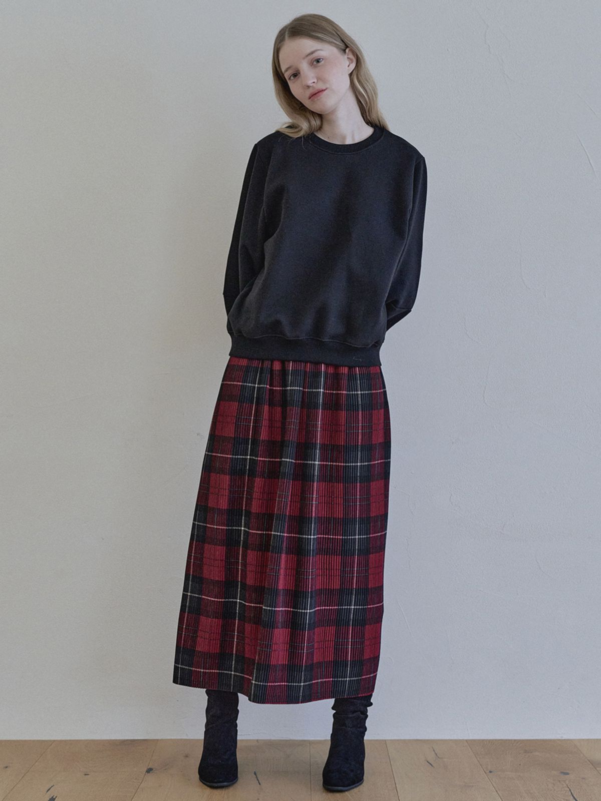 아방(AVANT-G) Round Volume Sleeve Brushed Sweatshirts - BLACK (기모)