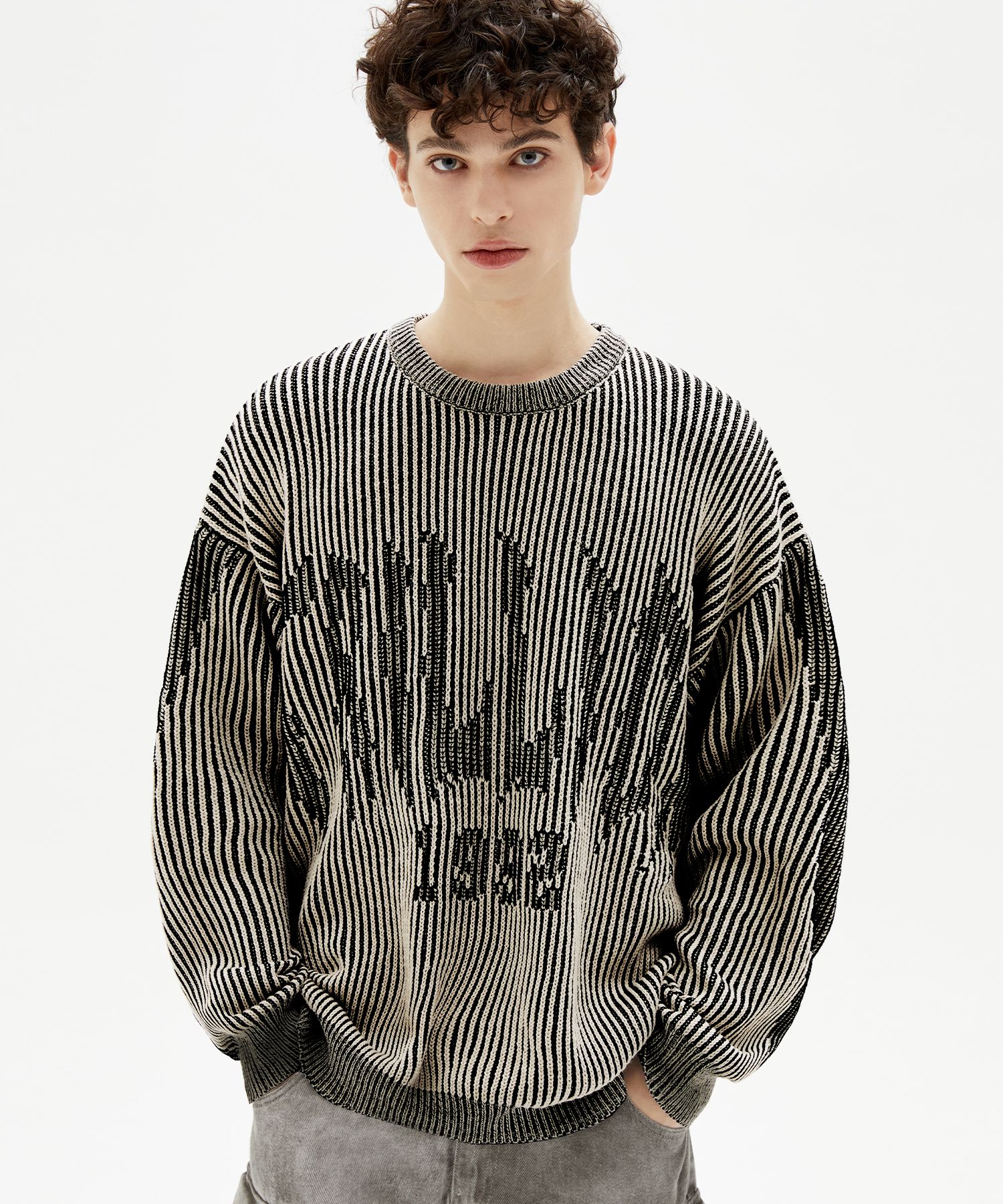 MUSINSA | TRILLION Washable two-tone crewneck graphic knit
