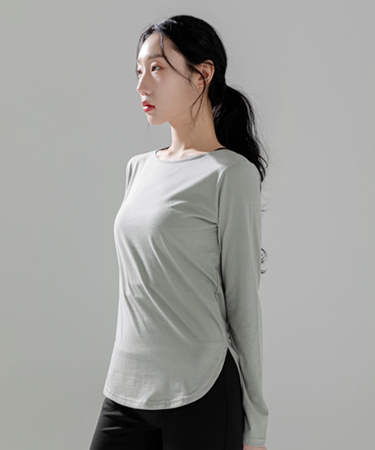 모어아웃(MOREOUT) 여성요가복 베이직 슬릿 티셔츠 3TT3347