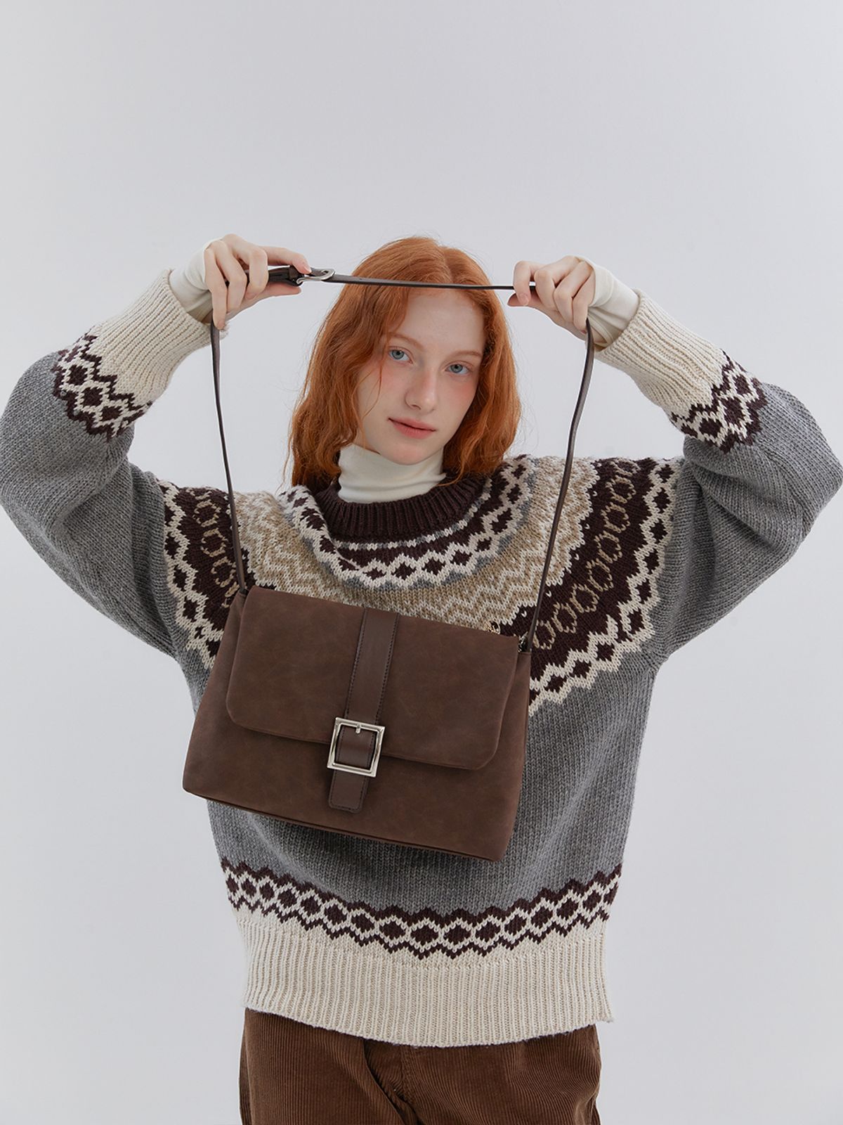 아노에틱(ANOETIC) ANC SUEDE CROSS BODY BAG_DARK BROWN