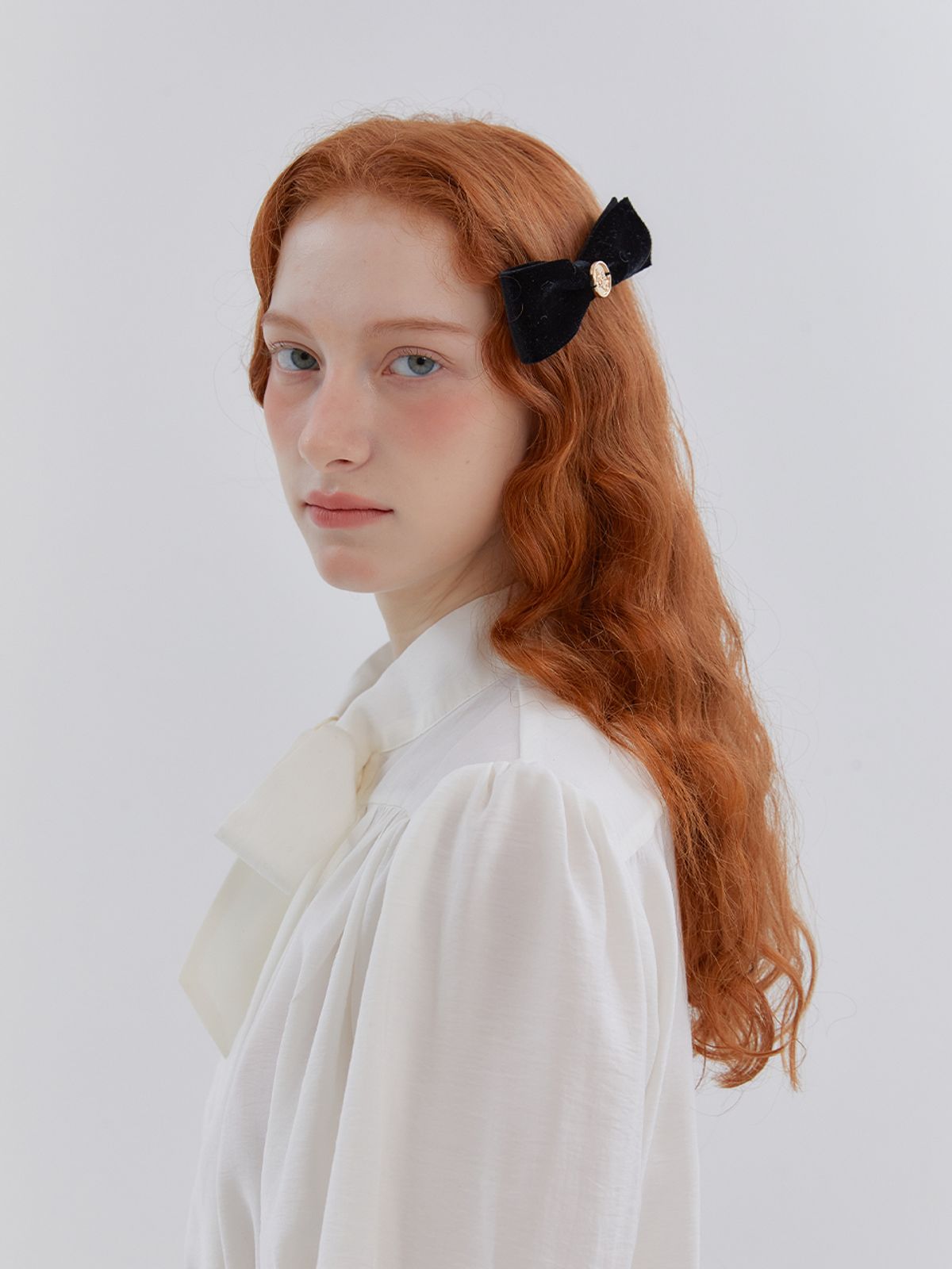 아노에틱(ANOETIC) ANC MINI VELVET RIBBON HAIRPIN_BLACK