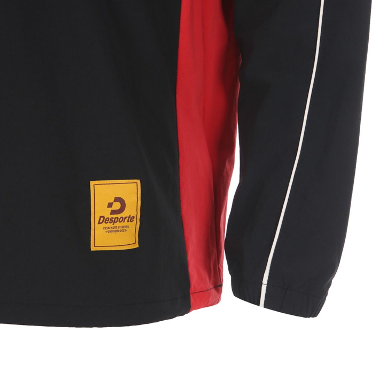 데스포르치(DESPORTE) 루씨르 풋볼 트레이닝 탑 (BLK/RED)
