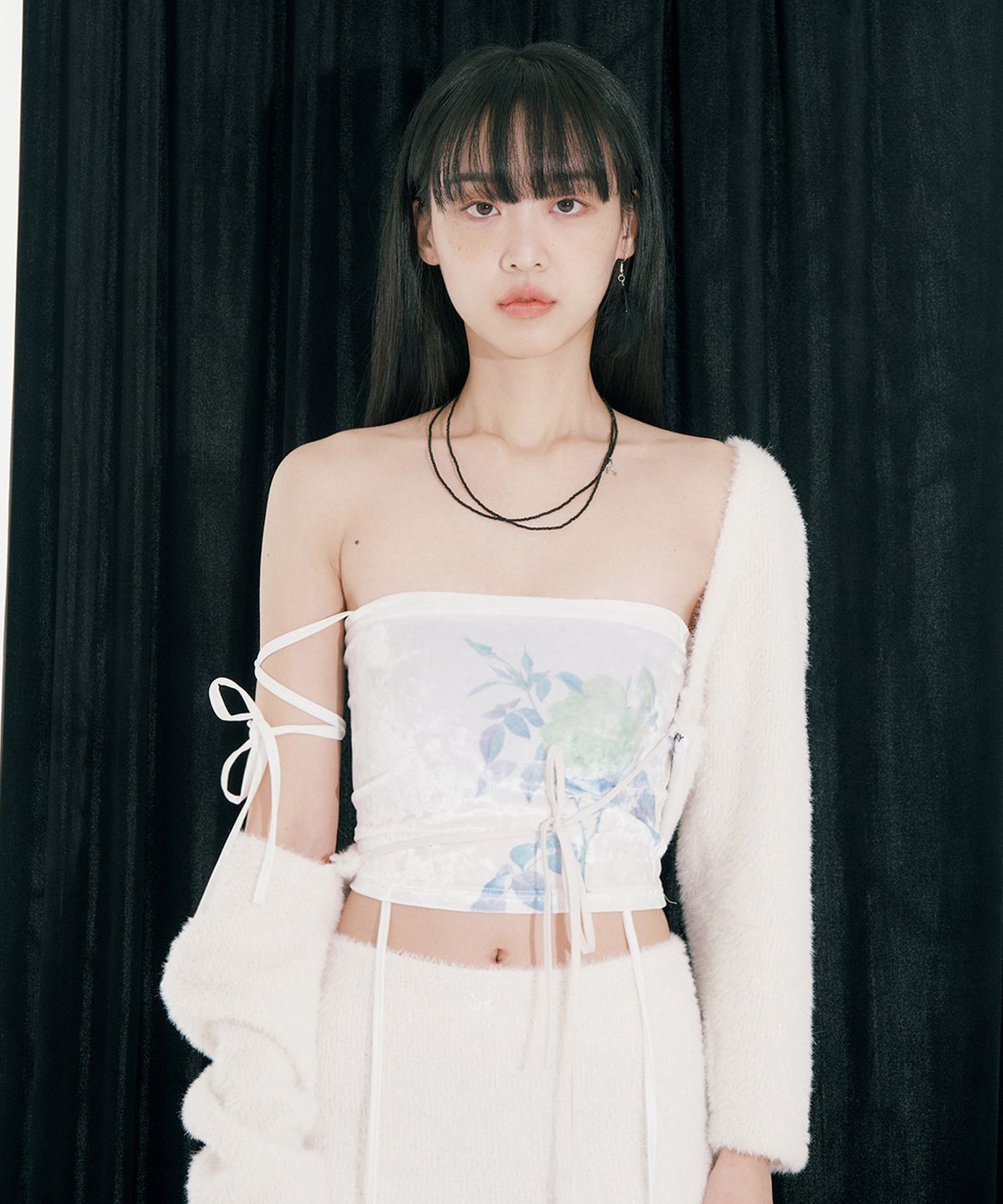 어세이(ASSAY) VELVET STRING TUBE TOP ROSE (WHITE)