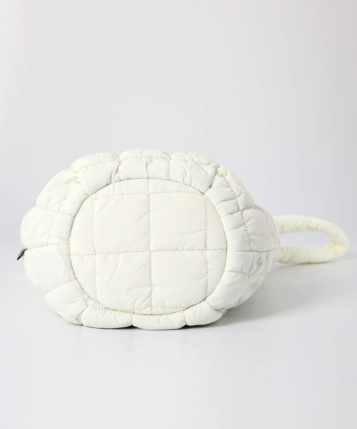 옐로우스톤(YELLOWSTONE) Cloud dumpling bag - White