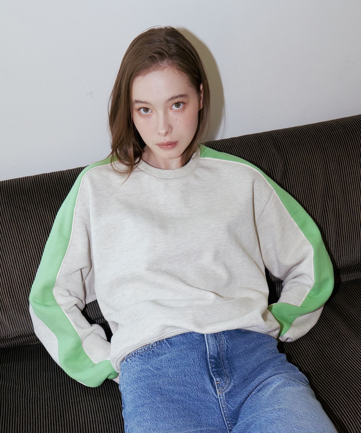 벰버(VEM.VER) 라인 컬러 블럭 스웨트셔츠_그레이
