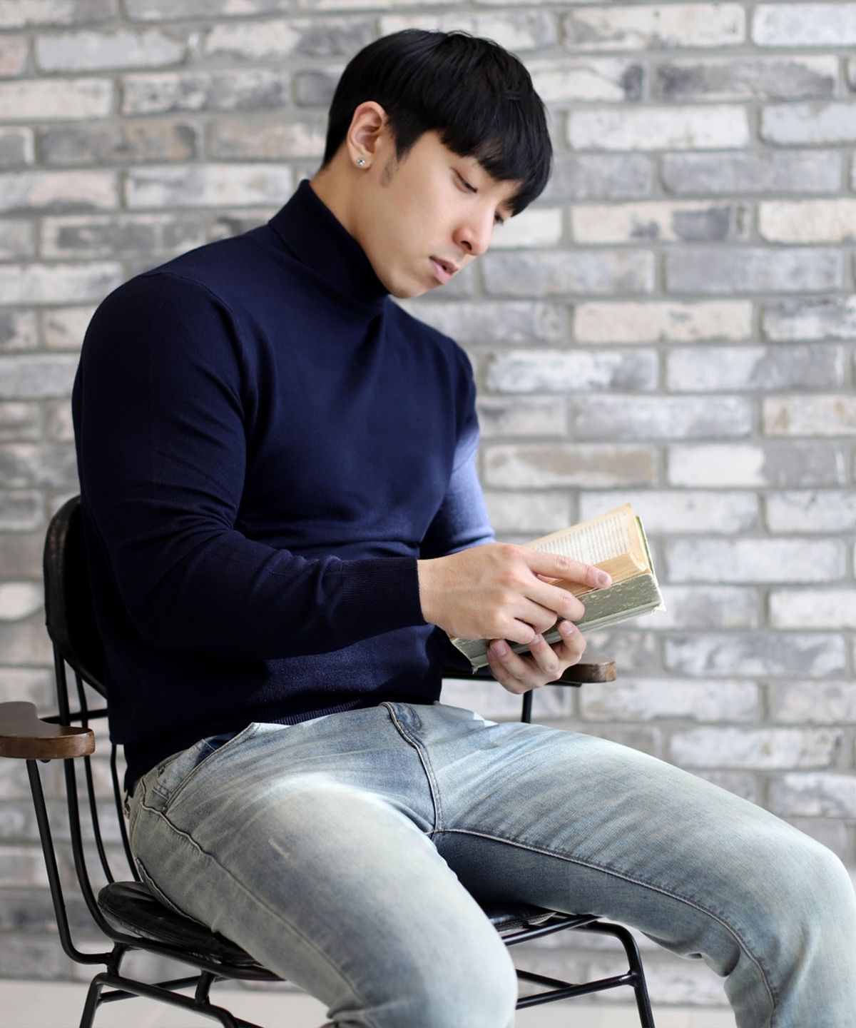 보스트핏(BOASTFIT) 부드러운 머슬핏 목폴라 긴팔 니트