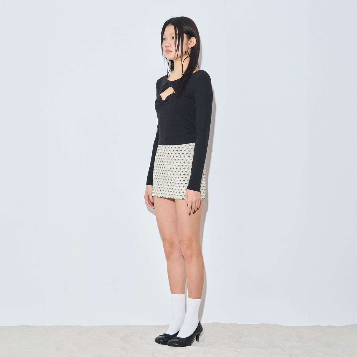 러뷰이(LOVUEE) 그레이 버드 브로케이드 스커트