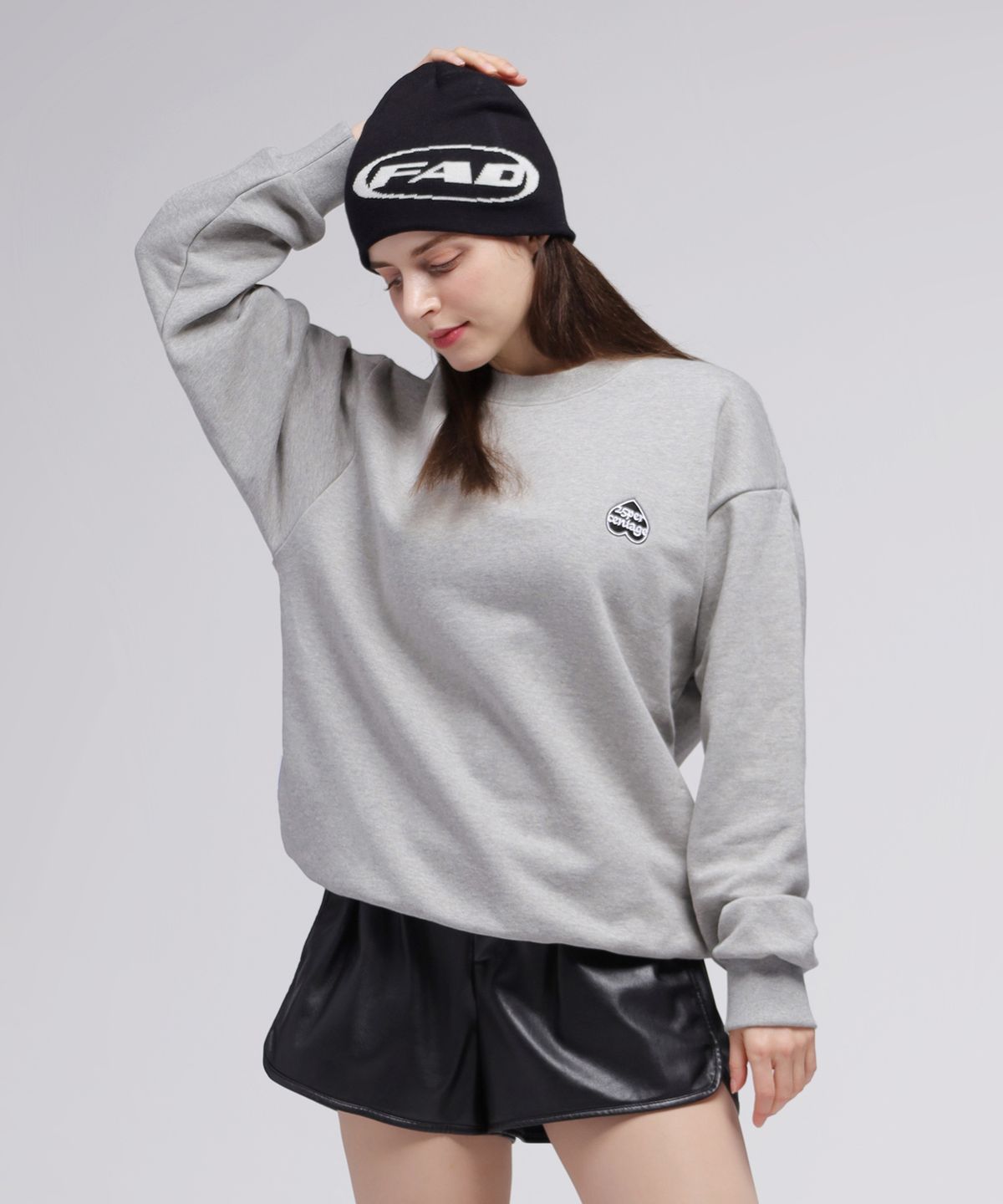 이십오퍼센테이지(25PERCENTAGE) 25P 하트 로고 스웨트셔츠 25A1304GR