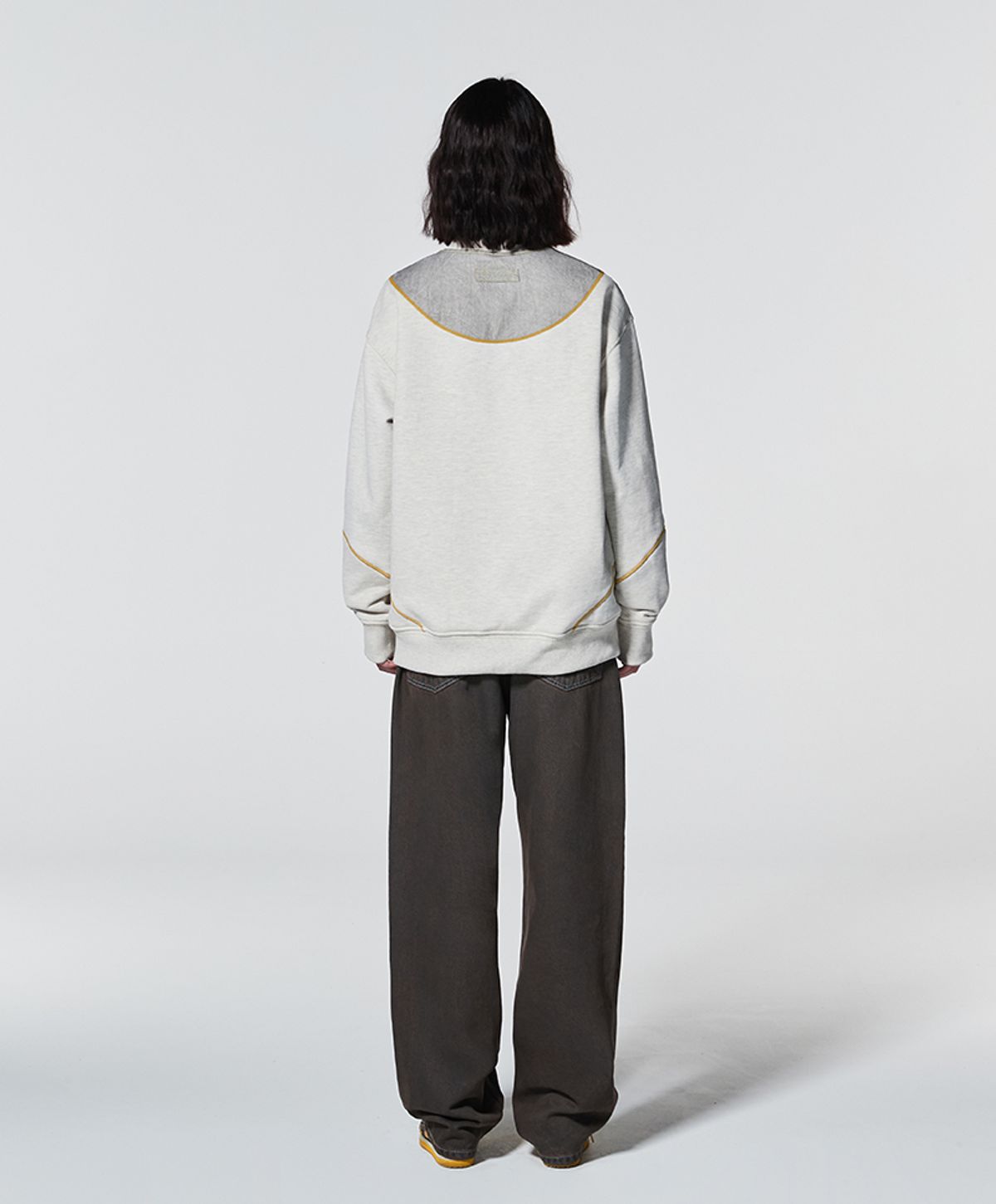 누크피터(NUUKFITTER) COLOR PATCH WINTER SWEAT SHIRT [OATMEAL]