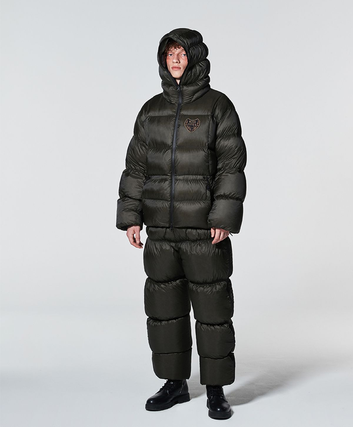 누크피터(NUUKFITTER) CIRRUS FULL ZIP DOWN JUMPER [CHARCOAL]