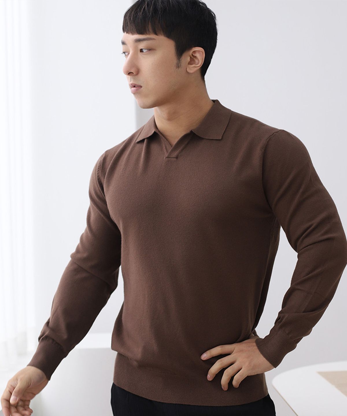 보스트핏(BOASTFIT) 부드러운 머슬핏 오픈카라넥 긴팔 니트