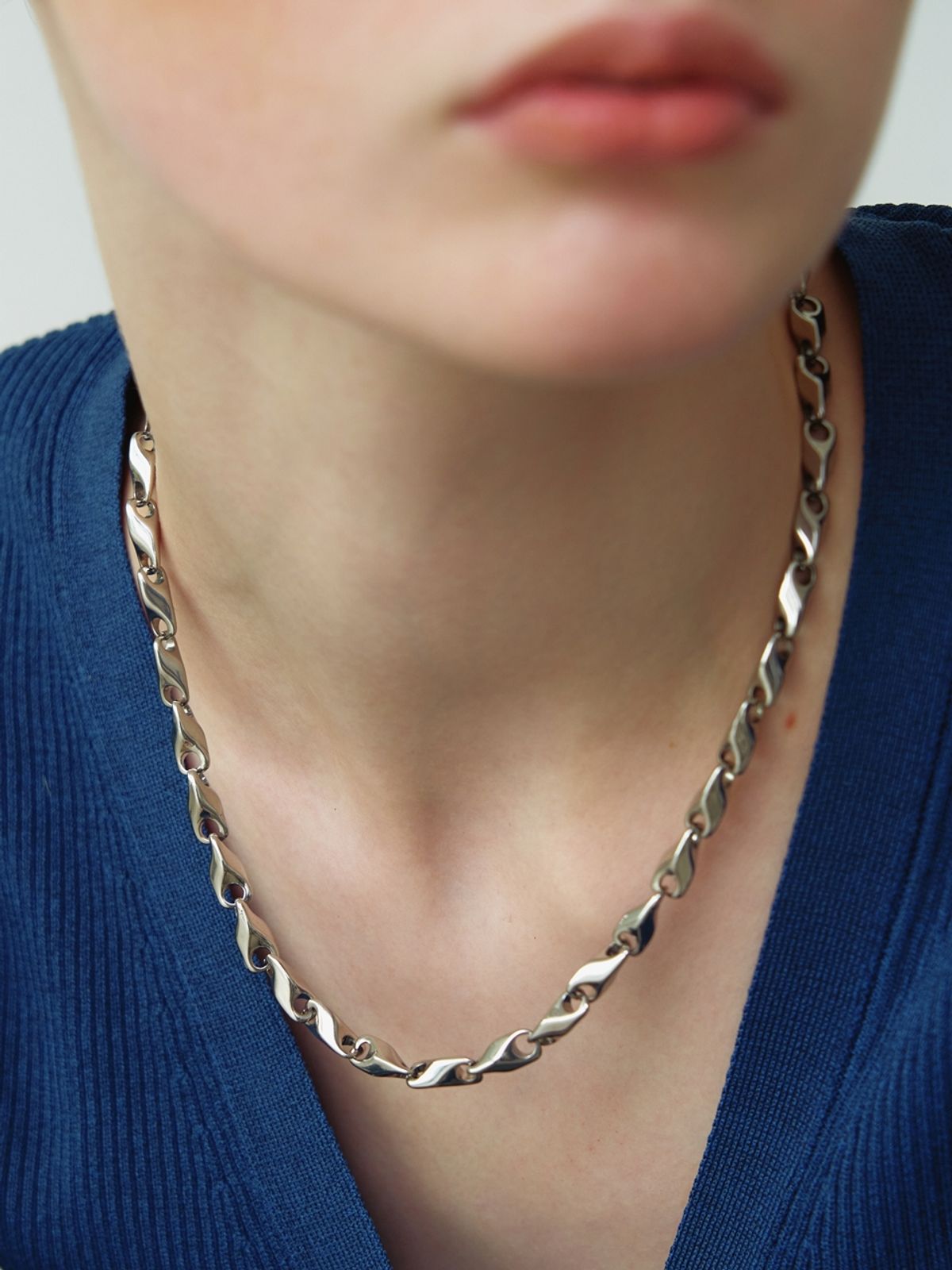 러브미몬스터(LOVE ME MONSTER) [Surgical] Square Chain Necklace