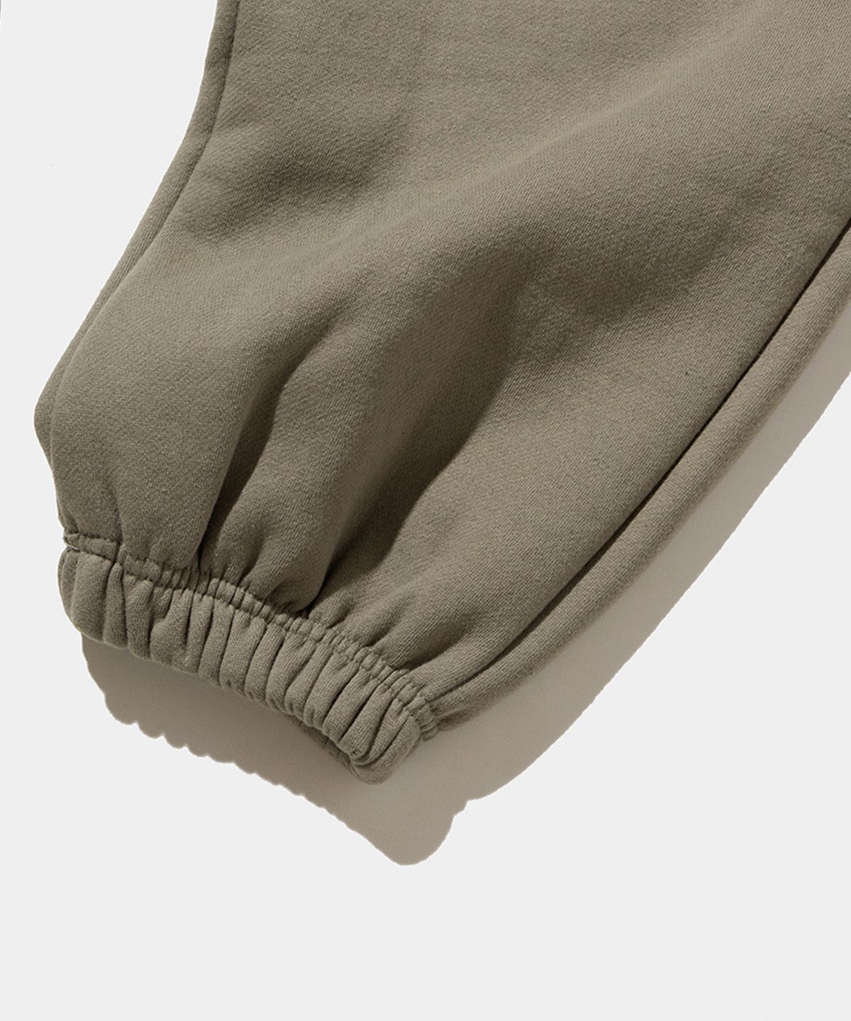 스탠드먼츠(STANDMENTS) COMFY SWEATPANTS LIGHT OLIVE