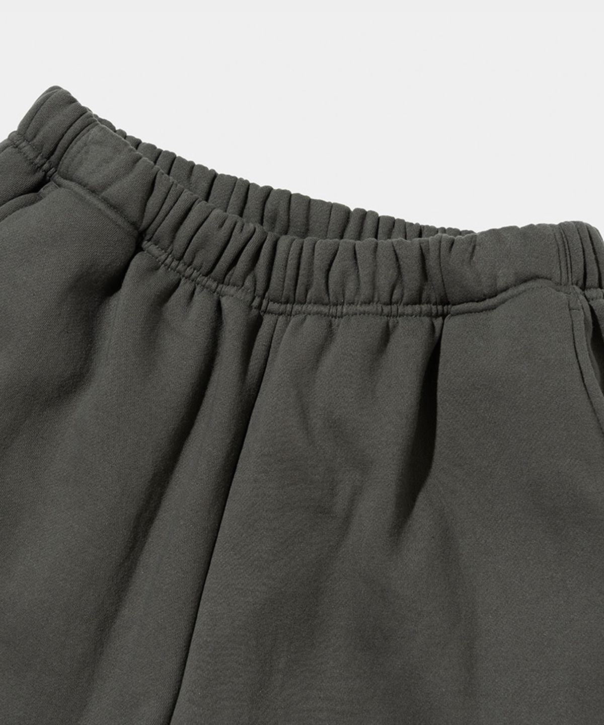 스탠드먼츠(STANDMENTS) COMFY SWEATPANTS DARK OLIVE