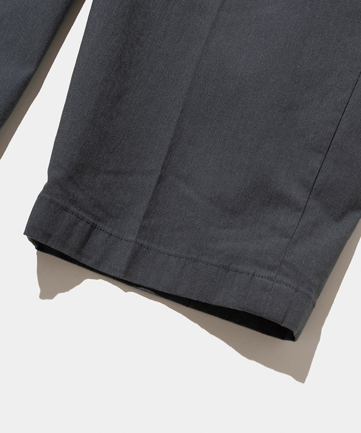 스탠드먼츠(STANDMENTS) LIGHTWEIGHT TROUSERS GREY