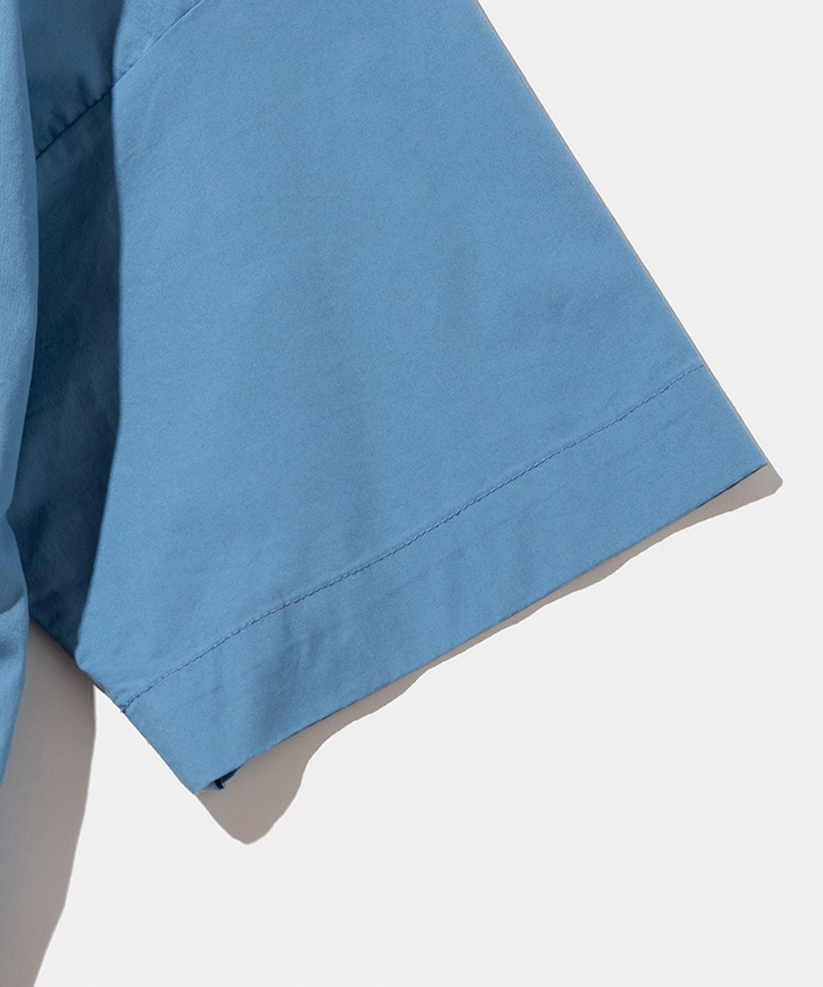 스탠드먼츠(STANDMENTS) WOVEN T-SHIRT BLUE