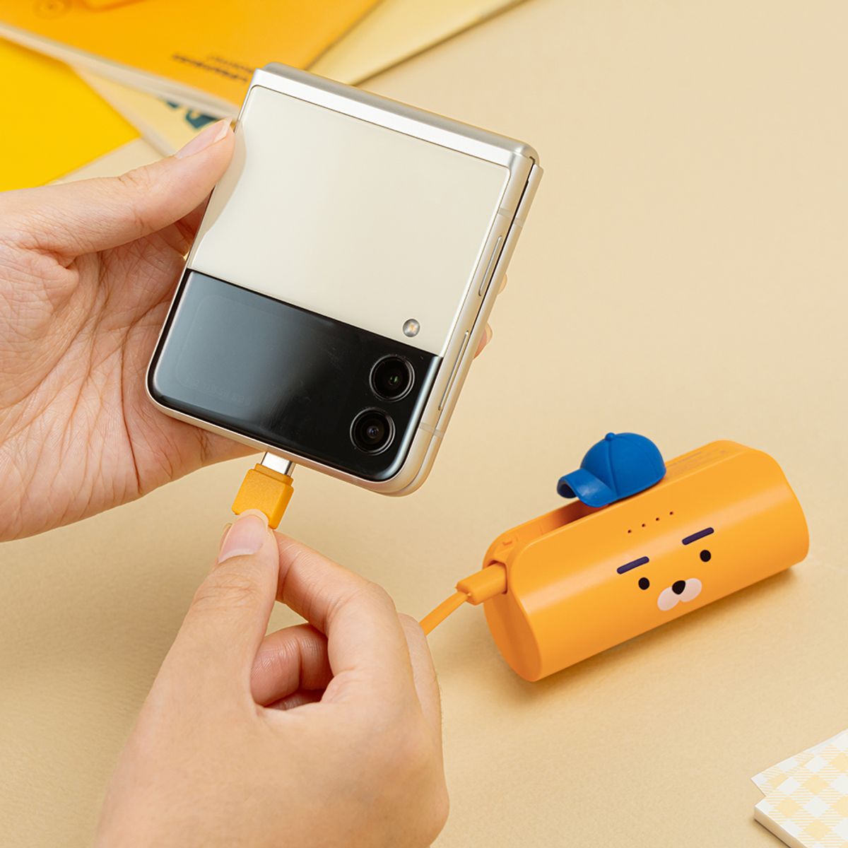 카카오프렌즈 파트너(KAKAOFRIENDS PARTNERS) 힙스터 도킹형 보조배터리 5000mAh (C타입/8핀)