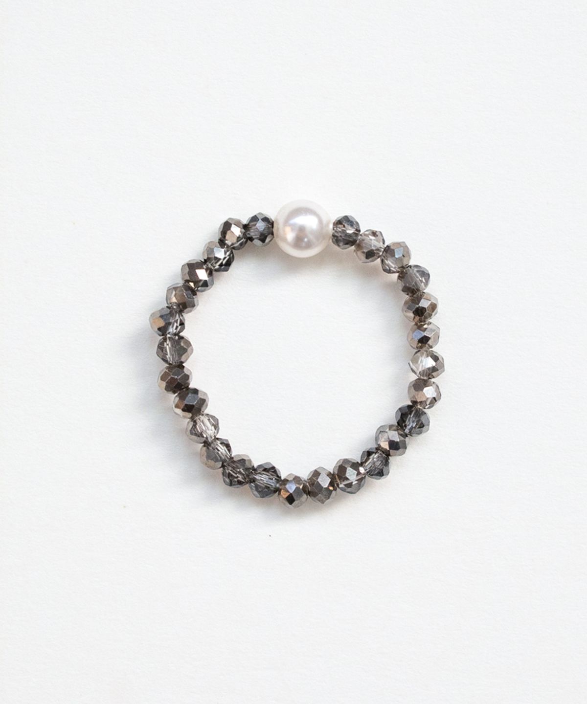 메리모티브(MERRYMOTIVE) Pearl point grey crystal ring