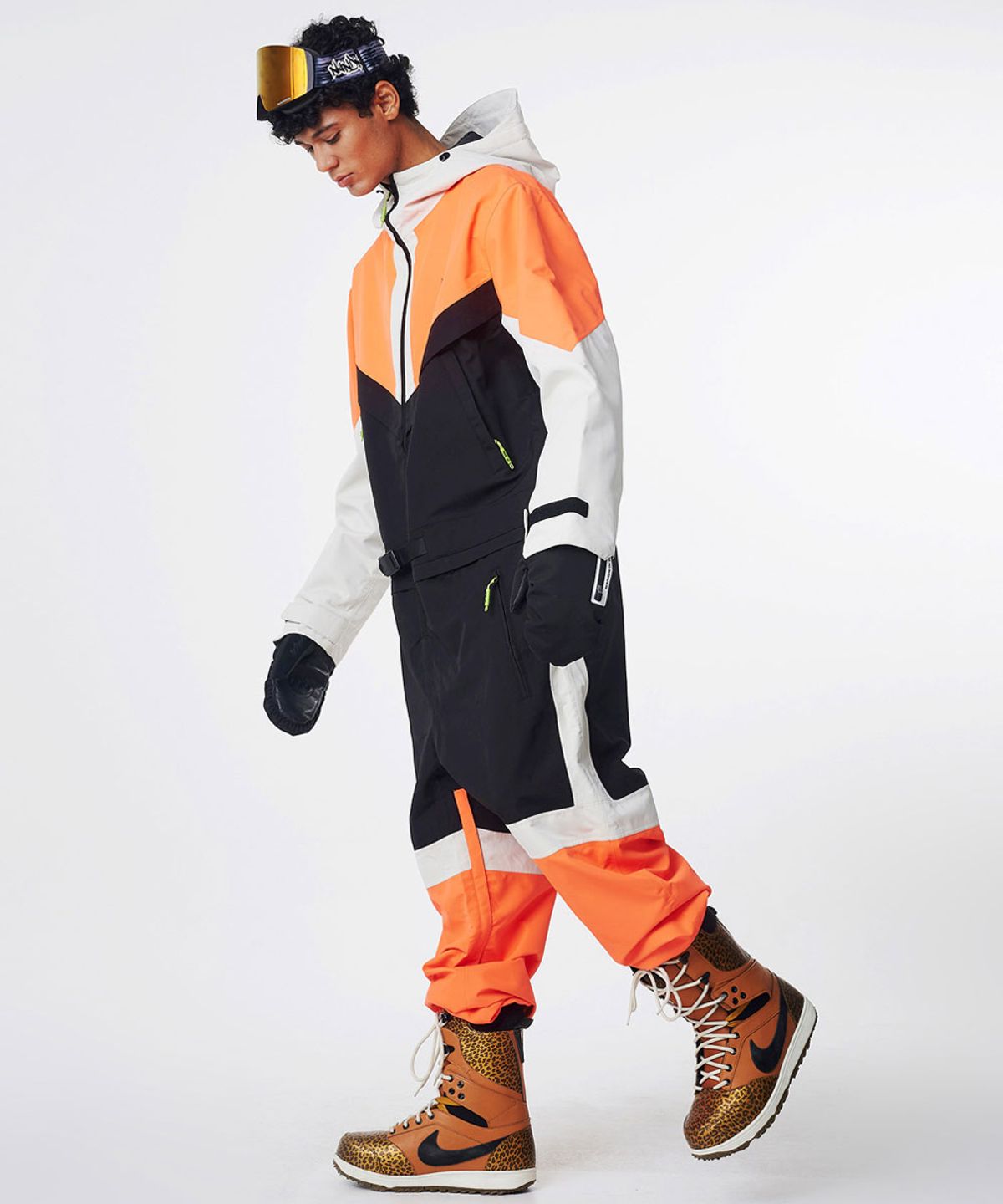 돌아우터웨어(DOLL OUTERWEAR) 브이라인 스노우보드복 점프슈트 오렌지 남녀공용 보드복자켓 보드복팬츠