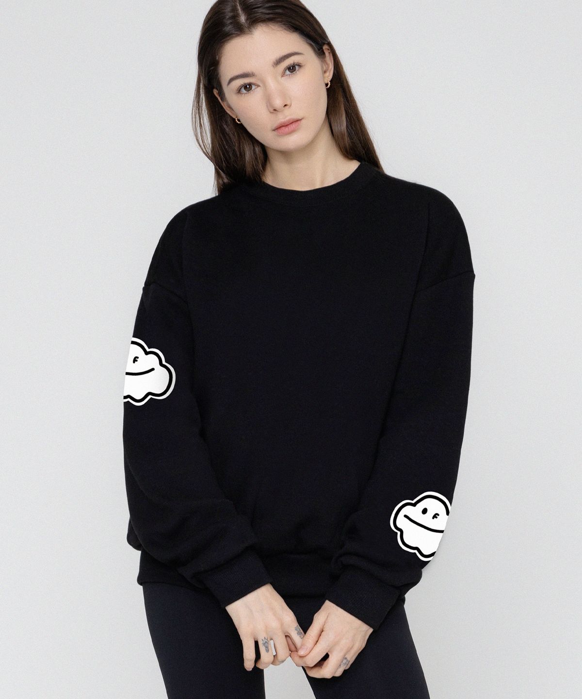 그레이버(GRAVER) [UNISEX]멀티 구름 스마일 드로잉 맨투맨_블랙