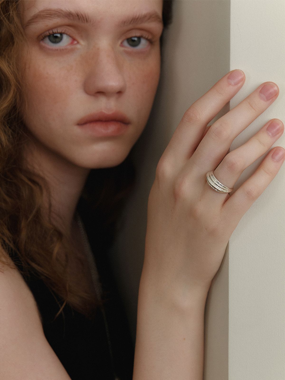 리엔느와르(leeENoir) Bold Line Ring (2color)