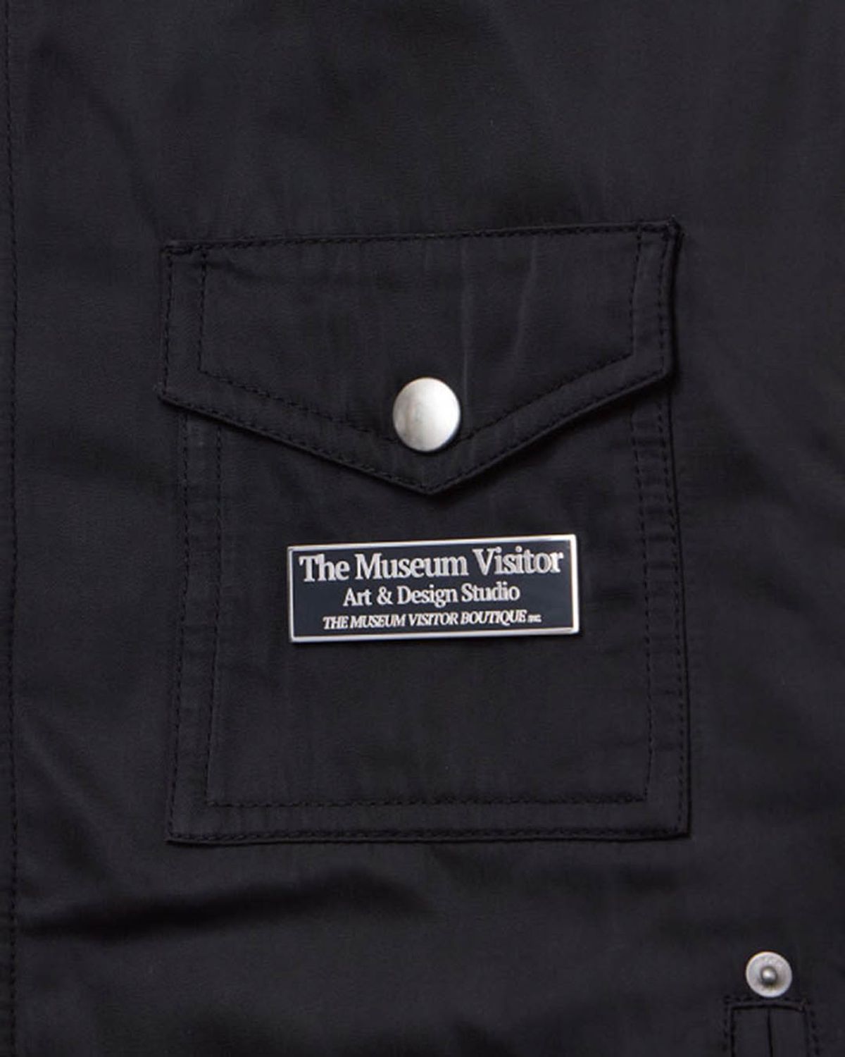 더뮤지엄비지터(THEMUSEUMVISITOR) CORDUROY COLLAR METAL LOGO JACKET (BLACK)