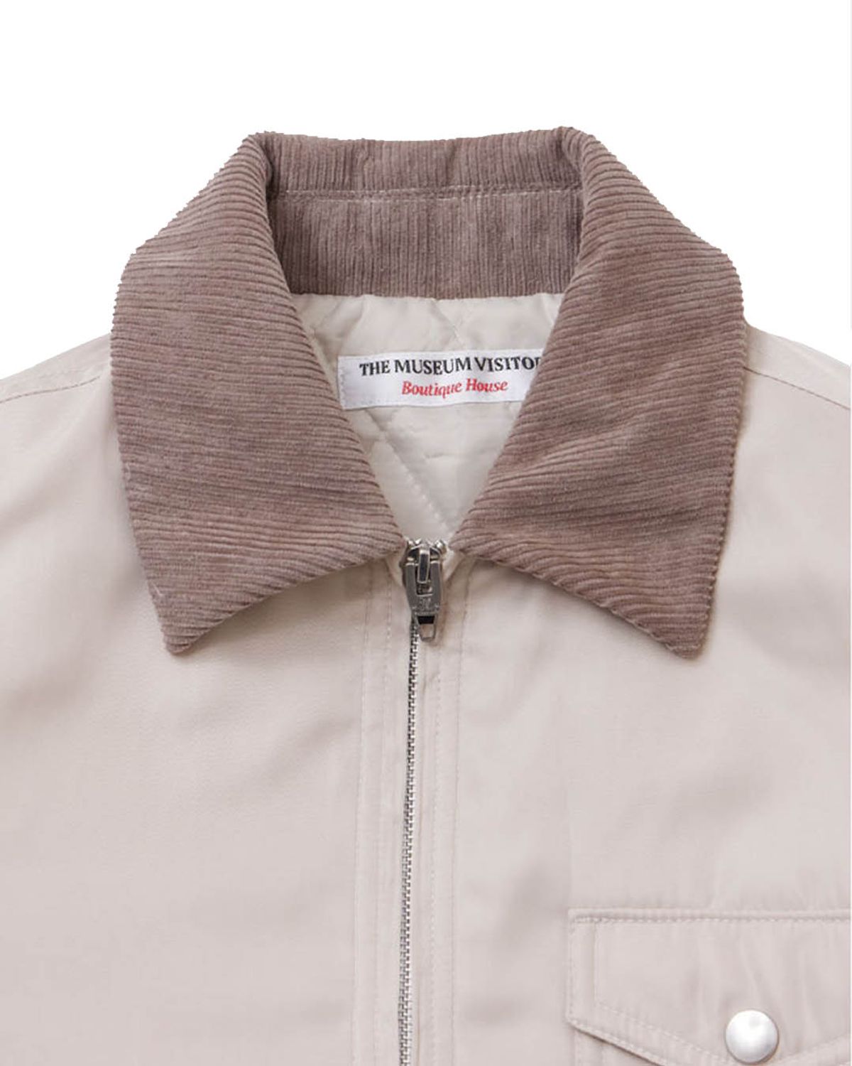 더뮤지엄비지터(THEMUSEUMVISITOR) CORDUROY COLLAR METAL LOGO JACKET (IVORY)