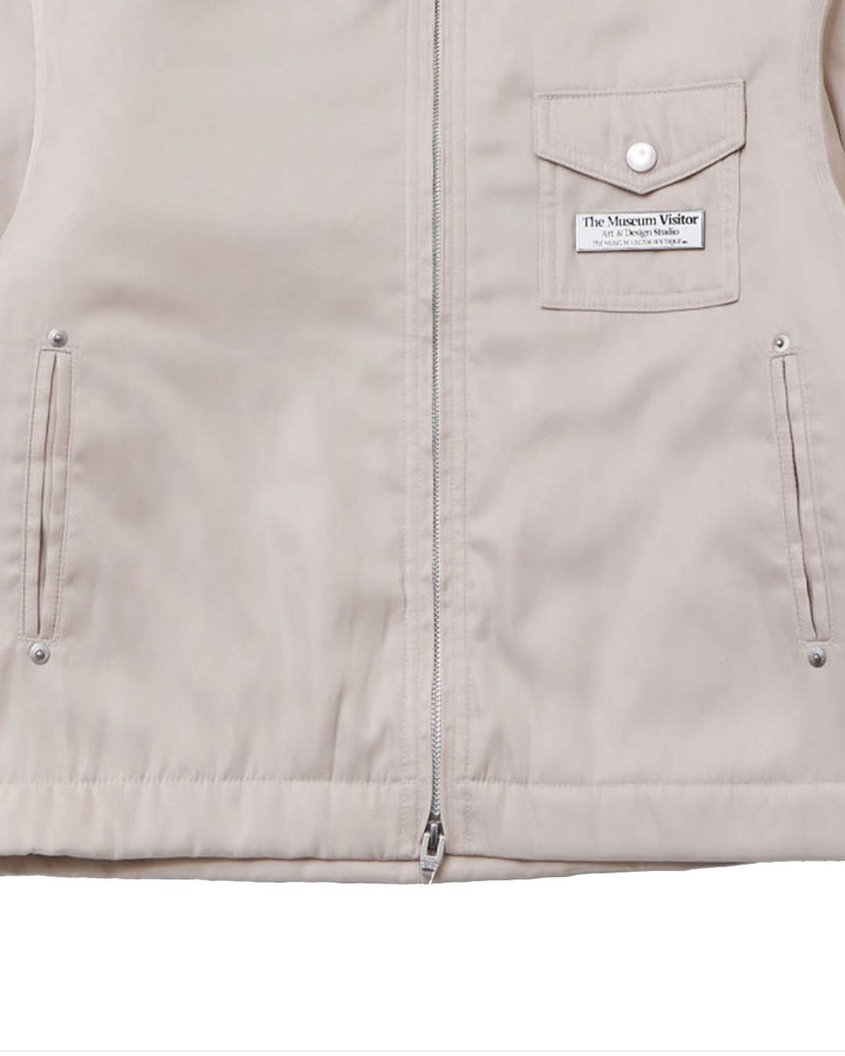 더뮤지엄비지터(THEMUSEUMVISITOR) CORDUROY COLLAR METAL LOGO JACKET (IVORY)
